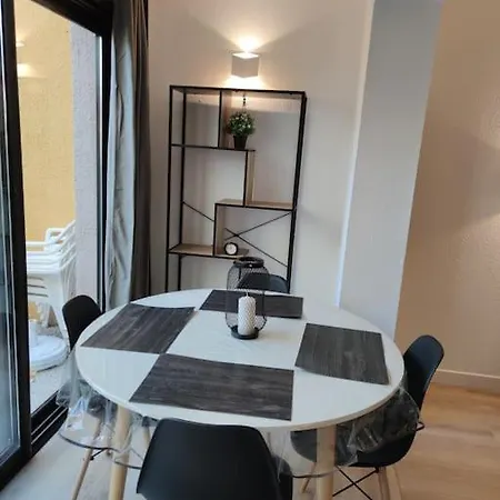 Le Village Camarguais Pour 4 Avec Piscine Et Animations, Ideal Famille Apartment *