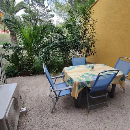 Le Village Camarguais Pour 4 Avec Piscine Et Animations, Ideal Famille *